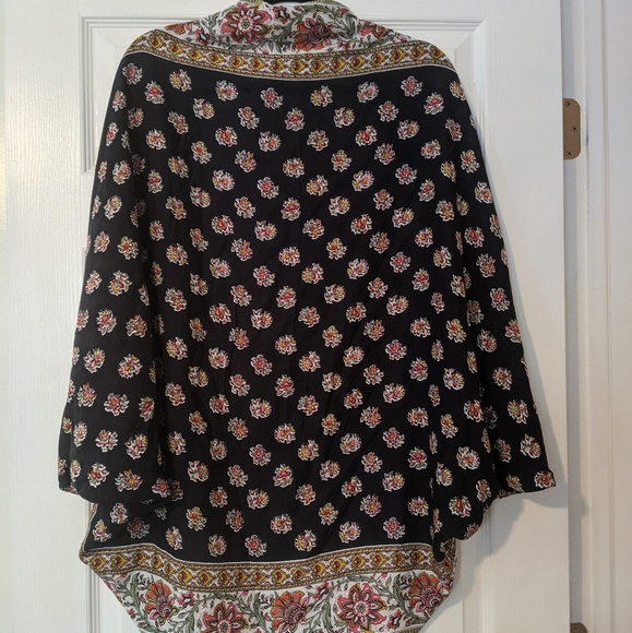 Loft Kimono - Picture 2 of 3